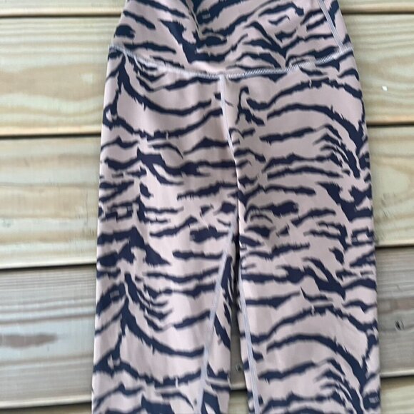 Anthropologie All Fenix Tiger Stripe 7/8 Leggings XS NWOT - Picture 4 of 10